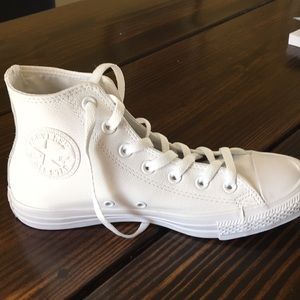 BNWT All White High Top Comverse